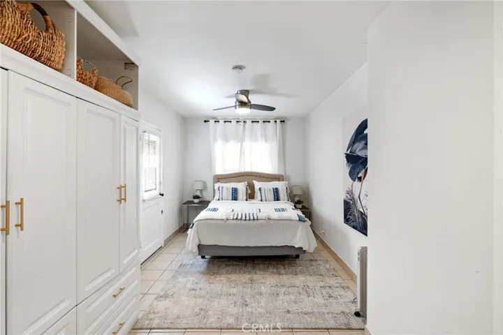 58 10th Ct #B (ground level): 1bd/1ba