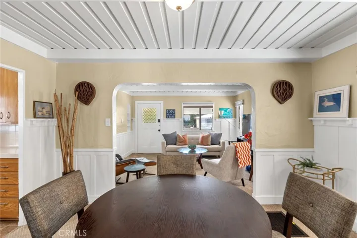 63 9th St: 2bd/1ba cottage