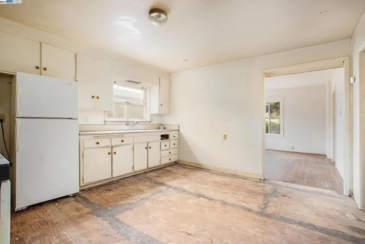 767 Pacific Ave., Alameda, California 94501
