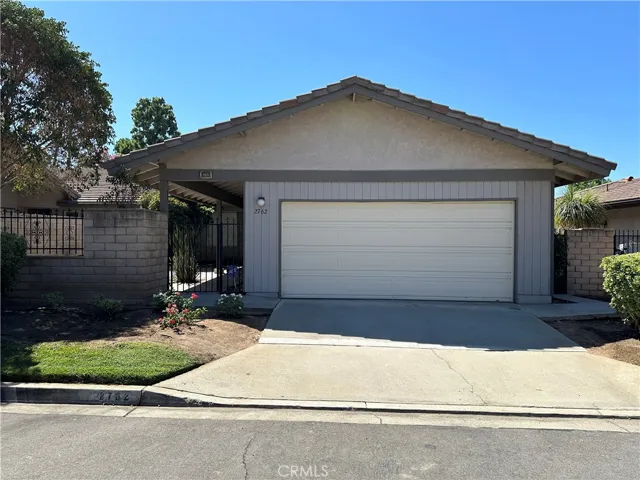 2762 Apple Orchard Lane N, Riverside, California 92506
