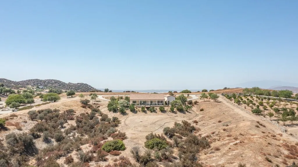 31960 Via Del Senor, Homeland, California 92548 home-pic-53