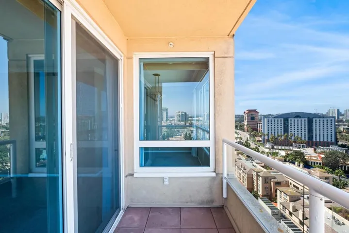 3890 Nobel Drive 1402, San Diego, California 92122