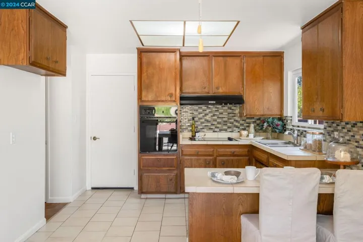 952 Kittery Way, Pinole, California 94564