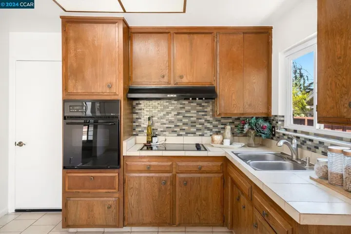 952 Kittery Way, Pinole, California 94564