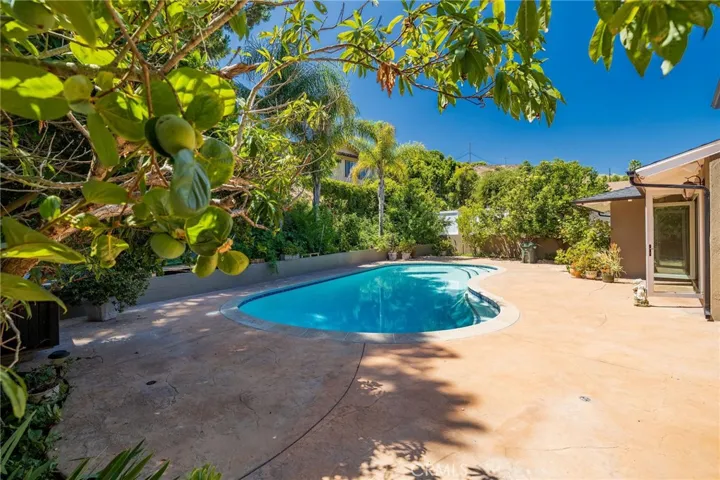 5530 Montemalaga Drive, Rancho Palos Verdes, California 90275