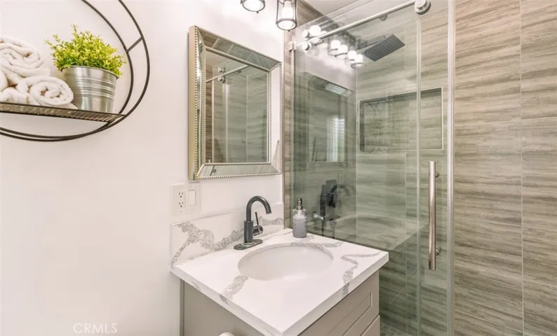 2nd Bathroom
