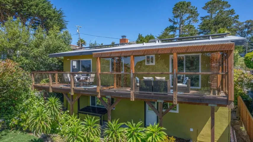 890 Kelmore Street, Moss Beach, California 94038