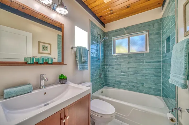 890 Kelmore Street, Moss Beach, California 94038