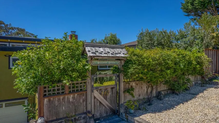 890 Kelmore Street, Moss Beach, California 94038