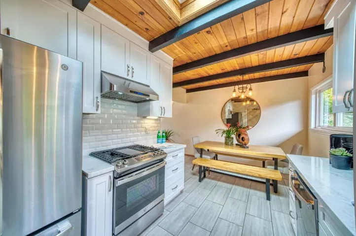 890 Kelmore Street, Moss Beach, California 94038