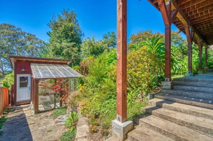 890 Kelmore Street, Moss Beach, California 94038