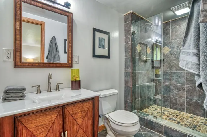 890 Kelmore Street, Moss Beach, California 94038
