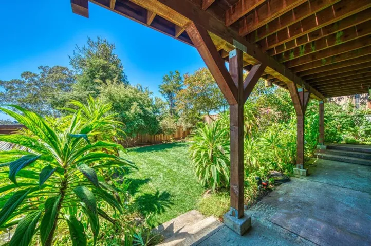 890 Kelmore Street, Moss Beach, California 94038