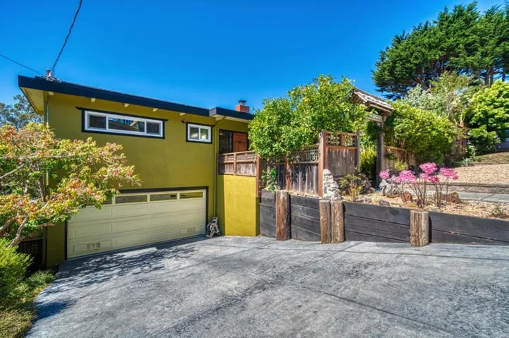 890 Kelmore Street, Moss Beach, California 94038