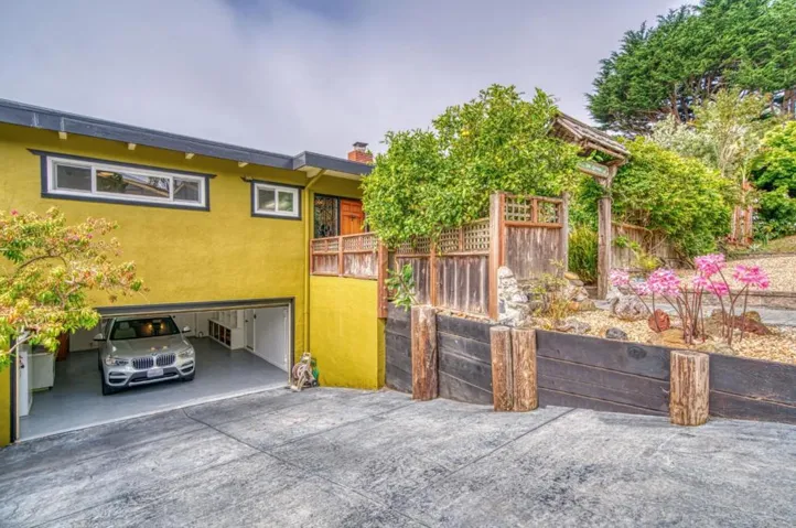 890 Kelmore Street, Moss Beach, California 94038