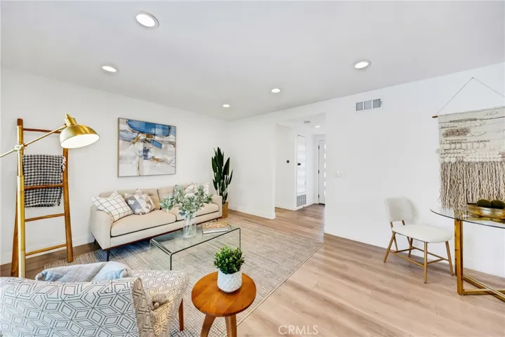 16351 Hollywood Lane, Huntington Beach, California 92649