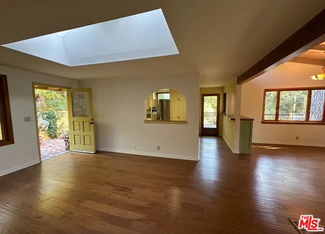 21652 Encina Road, Topanga, California 90290