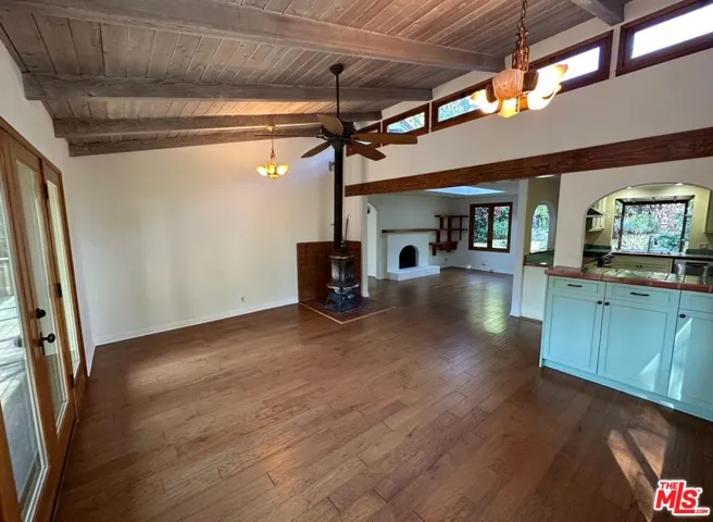 21652 Encina Road, Topanga, California 90290