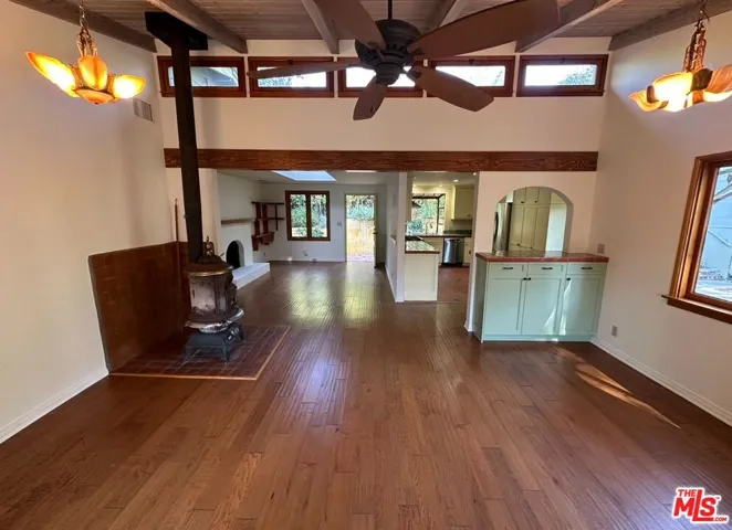21652 Encina Road, Topanga, California 90290