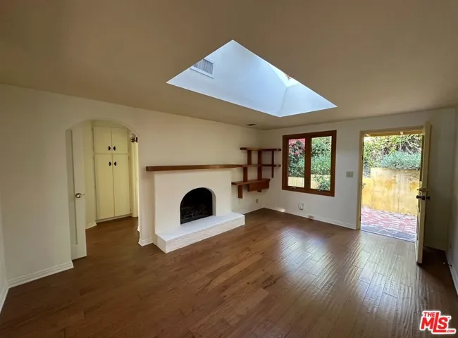 21652 Encina Road, Topanga, California 90290