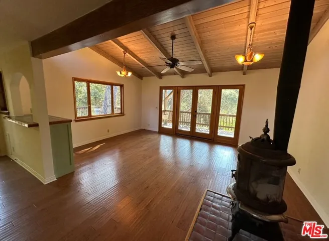 21652 Encina Road, Topanga, California 90290