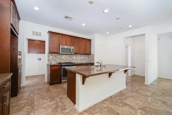 1204 White Oak Ct, El Cajon, California 92020