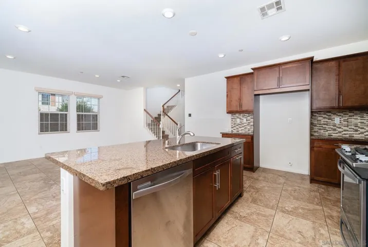 1204 White Oak Ct, El Cajon, California 92020