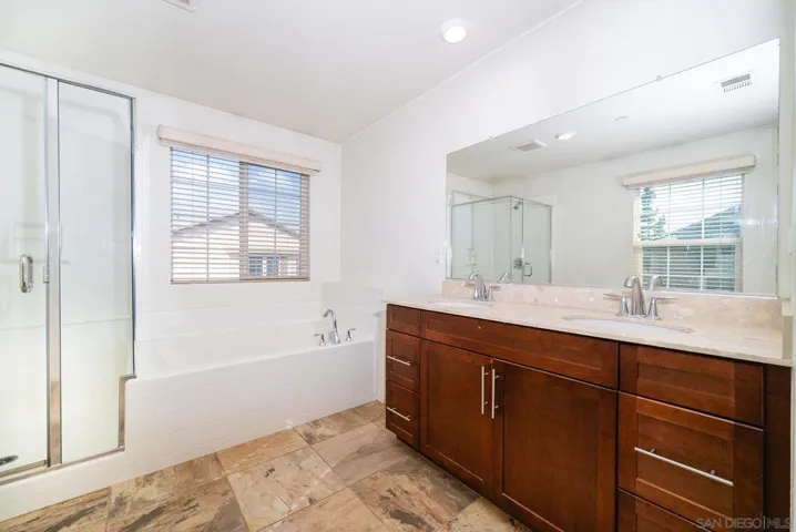1204 White Oak Ct, El Cajon, California 92020