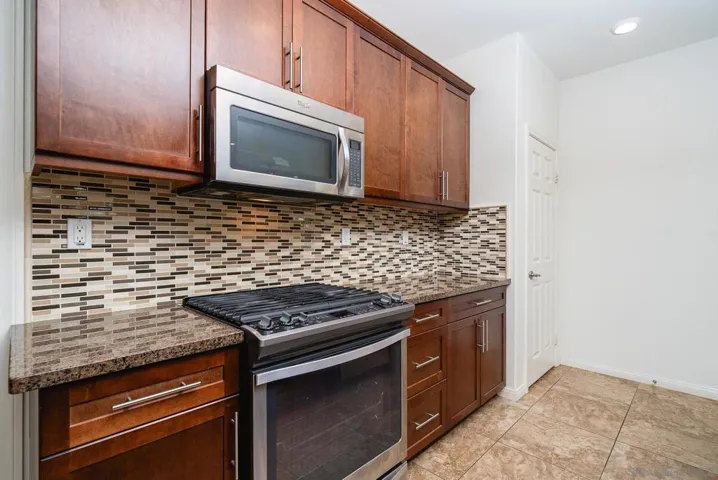 1204 White Oak Ct, El Cajon, California 92020