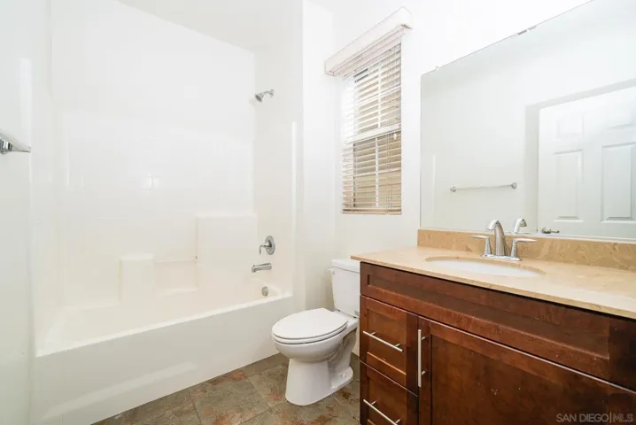 1204 White Oak Ct, El Cajon, California 92020