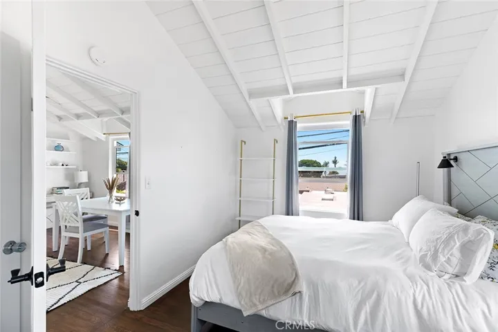 368 Oak Street, Laguna Beach, California 92651