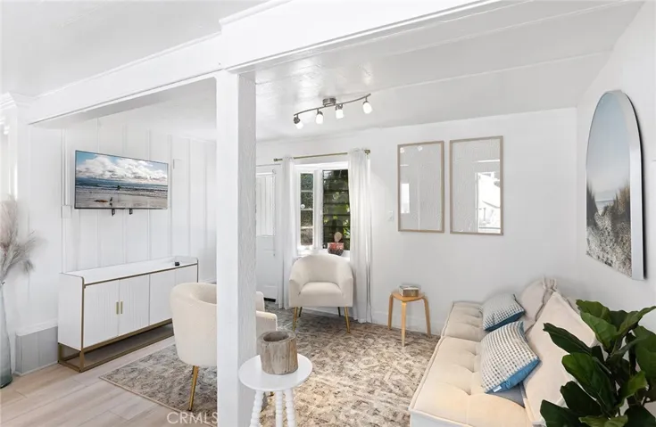 368 Oak Street, Laguna Beach, California 92651