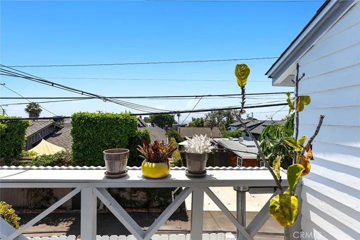 368 Oak Street, Laguna Beach, California 92651
