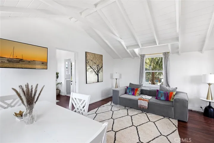 368 Oak Street, Laguna Beach, California 92651