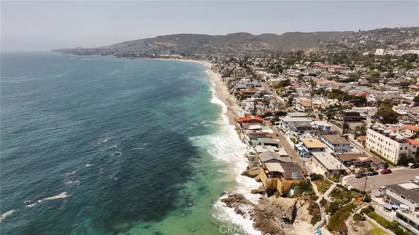 368 Oak Street, Laguna Beach, California 92651