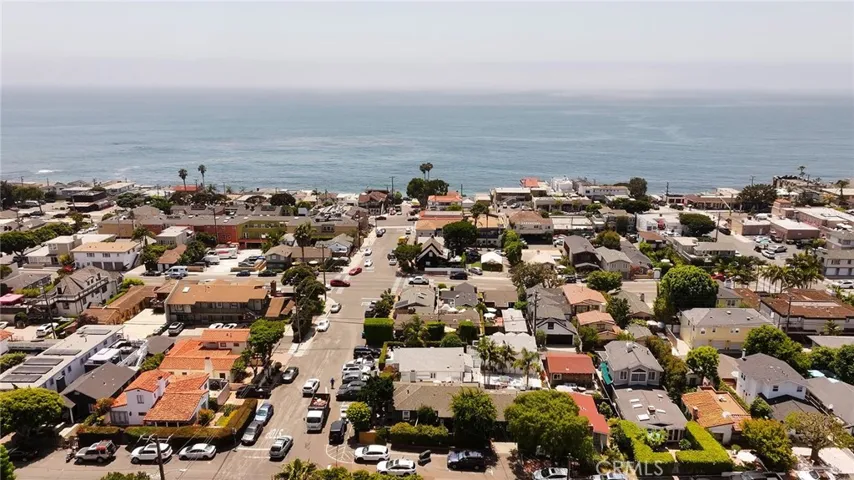 368 Oak Street, Laguna Beach, California 92651
