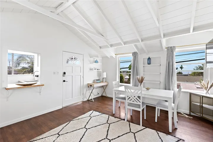 368 Oak Street, Laguna Beach, California 92651