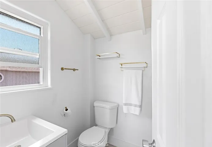 368 Oak Street, Laguna Beach, California 92651