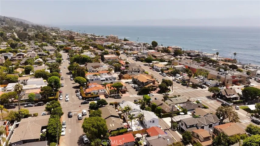 368 Oak Street, Laguna Beach, California 92651