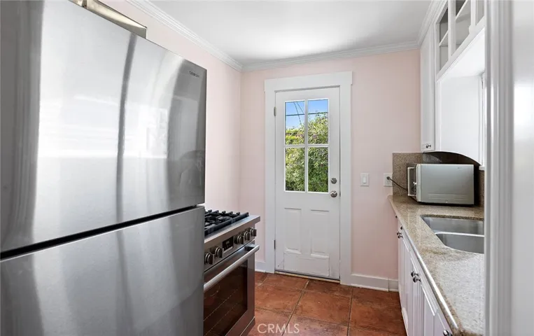 368 Oak Street, Laguna Beach, California 92651