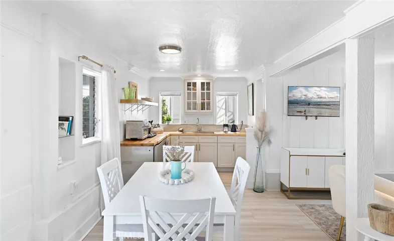 368 Oak Street, Laguna Beach, California 92651