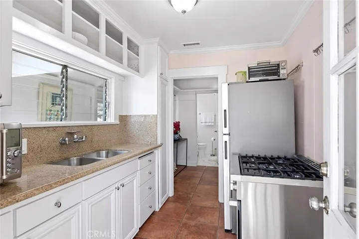 368 Oak Street, Laguna Beach, California 92651