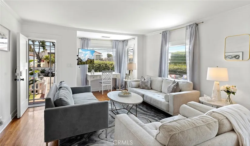 368 Oak Street, Laguna Beach, California 92651
