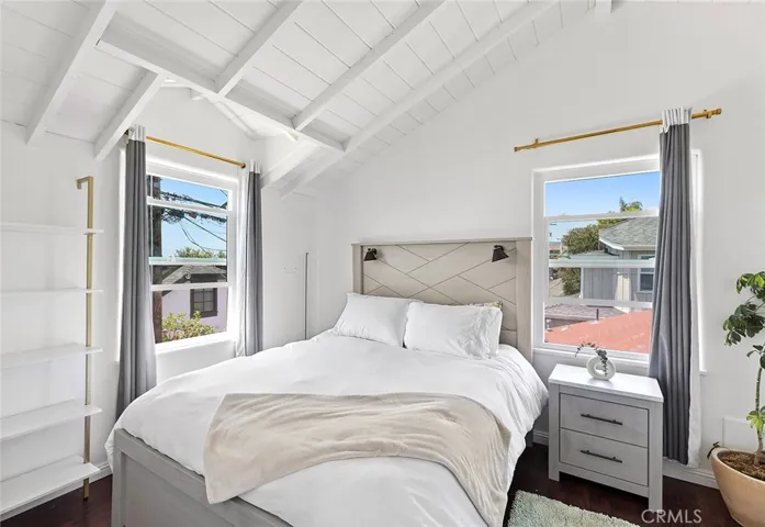 368 Oak Street, Laguna Beach, California 92651