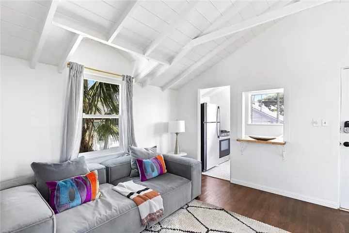 368 Oak Street, Laguna Beach, California 92651
