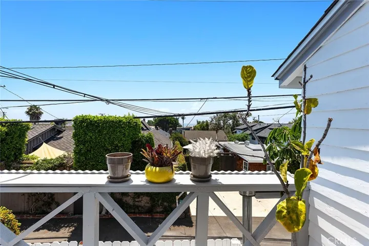 368 Oak Street, Laguna Beach, California 92651