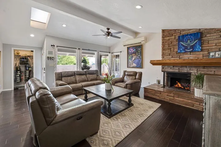 16-web-or-mls-643  Crown st. Glendora (1