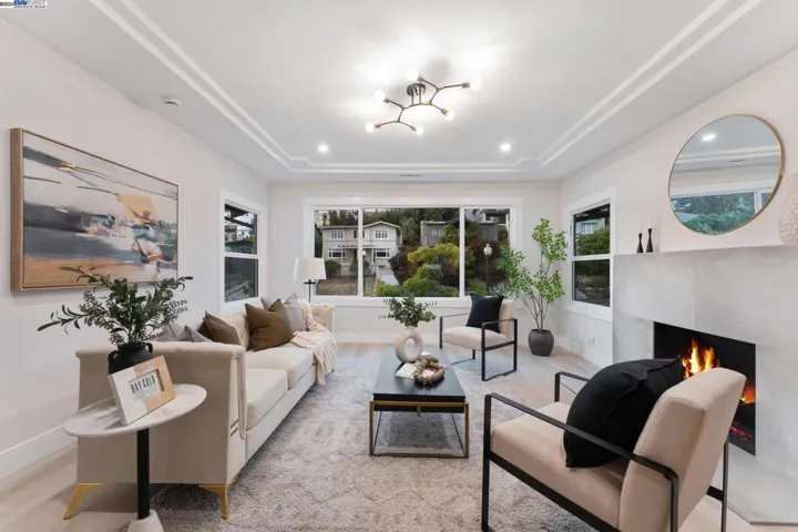 721 Mandana Blvd, Oakland, California 94610