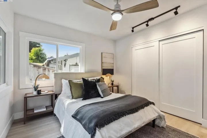721 Mandana Blvd, Oakland, California 94610