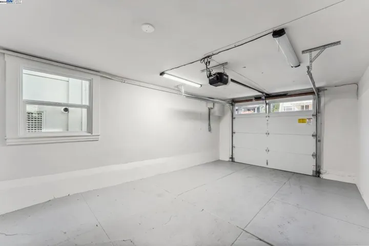 721 Mandana Blvd, Oakland, California 94610